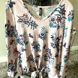 Massini Women’s Blouse. Pink with multicolor flowers. Size Small.